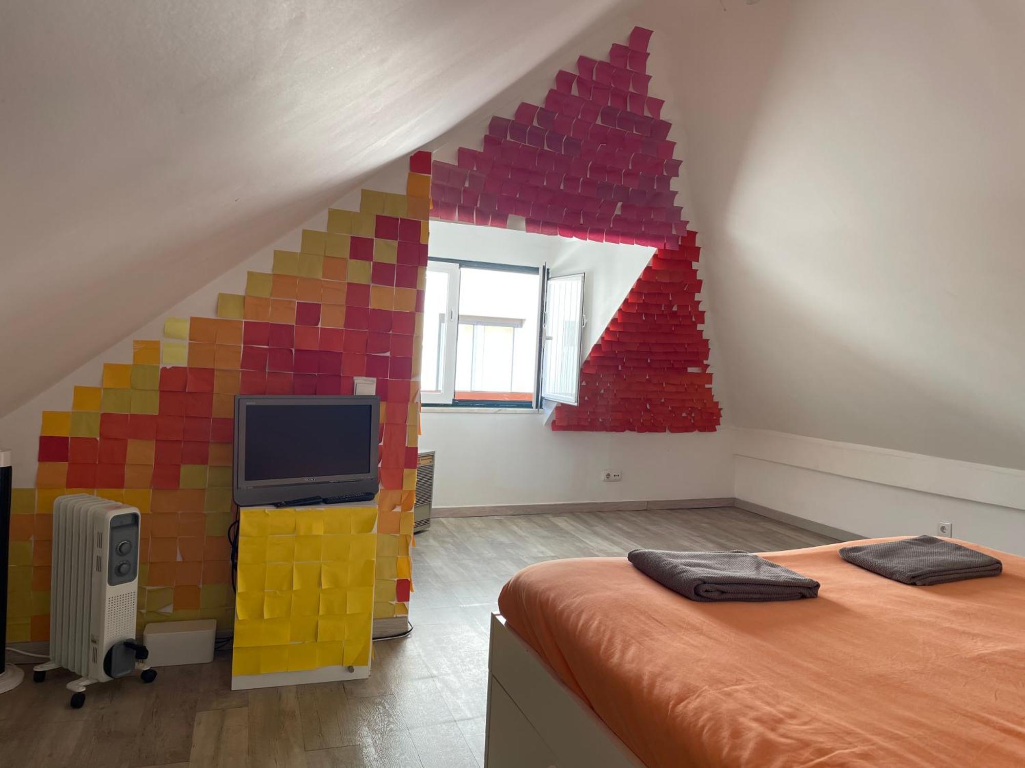 7564 Post-its Apartment Lisbon